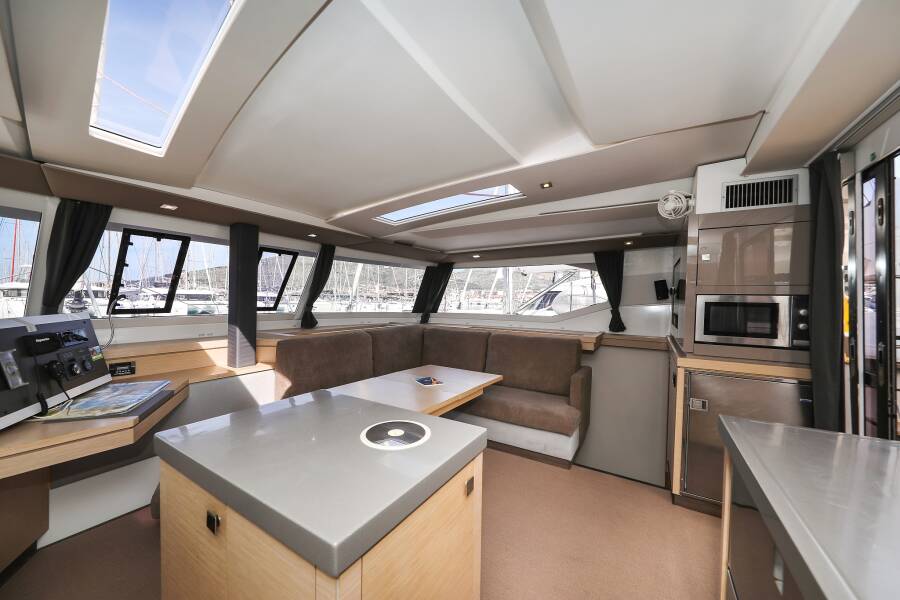 Fountaine Pajot Saona 47 Quintet  | Nina V
