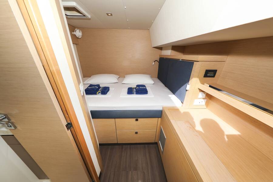 Fountaine Pajot Saona 47 Quintet  | Nina V