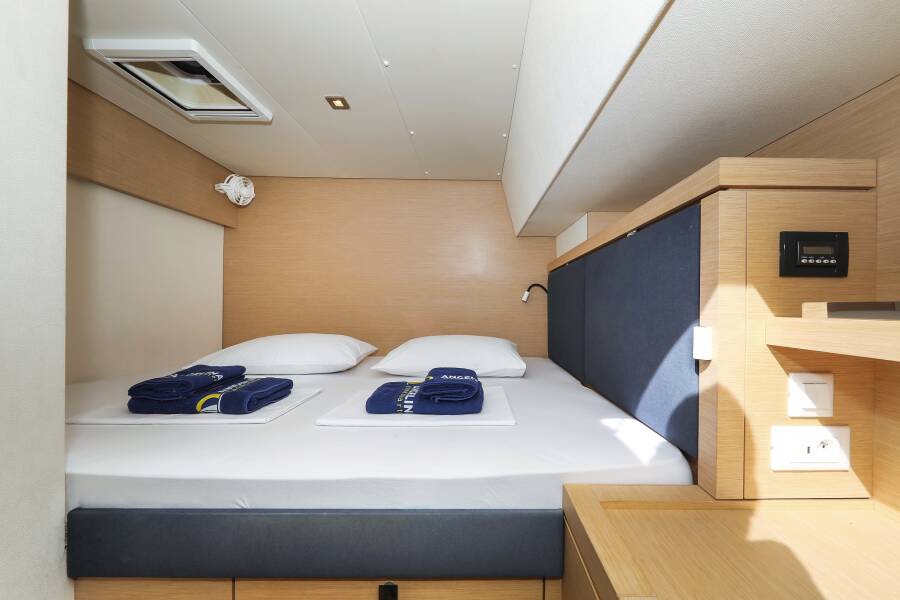 Fountaine Pajot Saona 47 Quintet  | Nina V