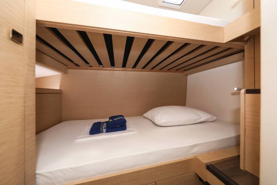 Fountaine Pajot Saona 47 Quintet  | Nina V