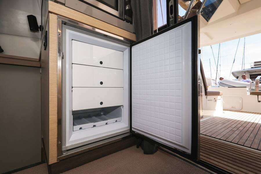 Fountaine Pajot Saona 47 Quintet  | Nina V