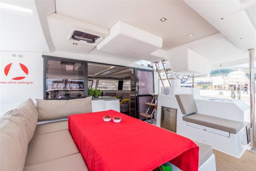 Fountaine Pajot Saona 47 Quintet  | Sunny Wave