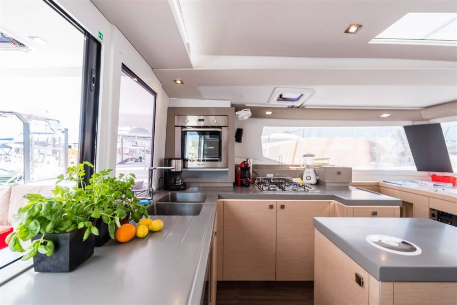 Fountaine Pajot Saona 47 Quintet  | Sunny Wave
