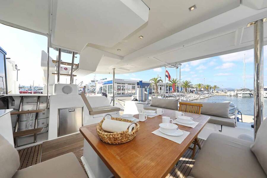 Fountaine Pajot Saona 47 Quintet  | Fee