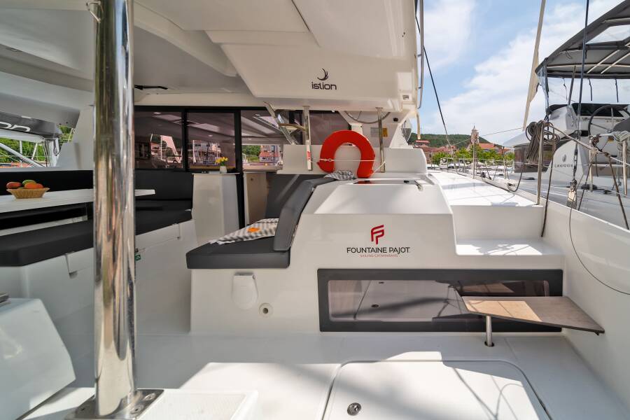 Fountaine Pajot Tanna 47 | First Life