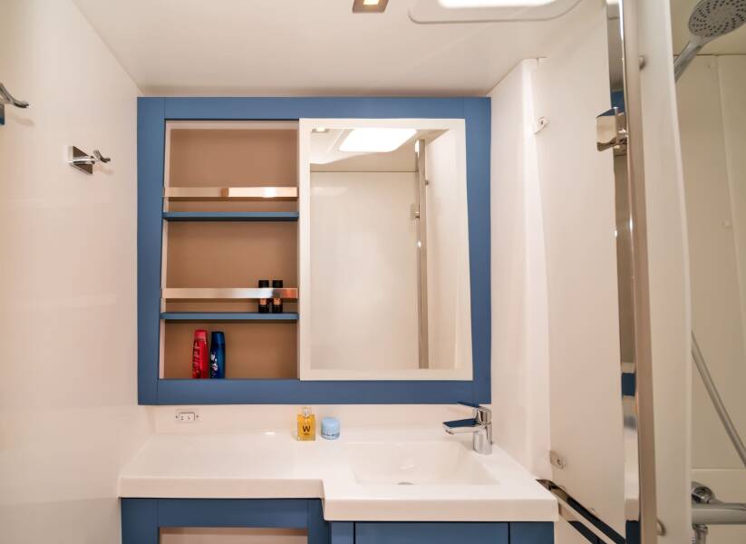 Fountaine Pajot Tanna 47 | First Life