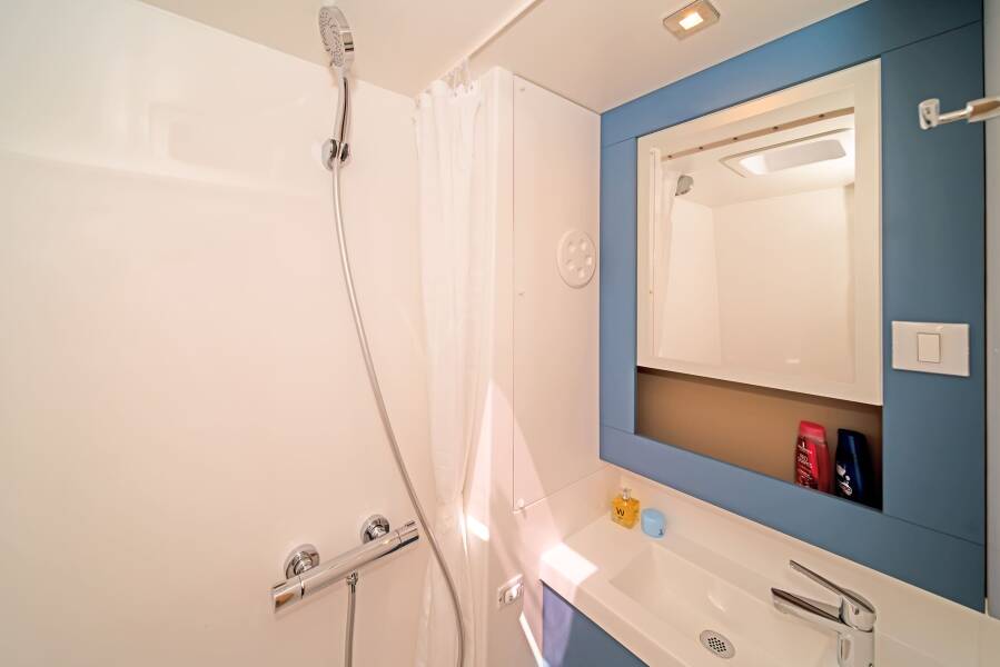 Fountaine Pajot Tanna 47 | First Life