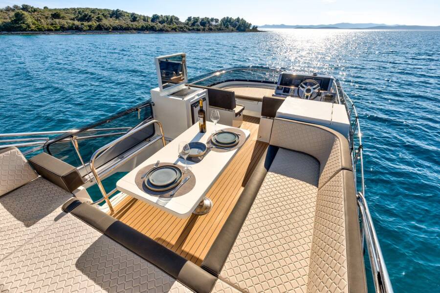 Galeon 420  | Amber Blue