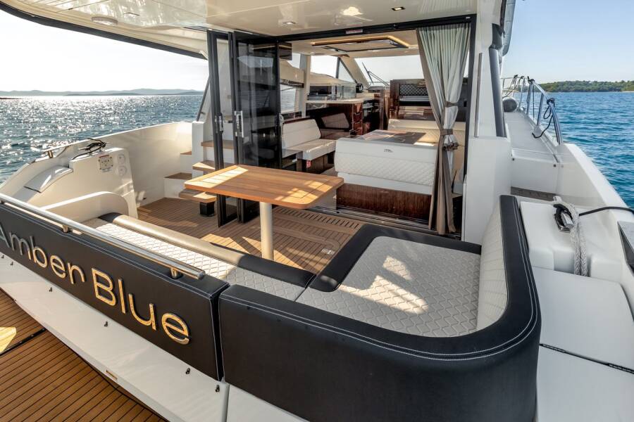 Galeon 420  | Amber Blue