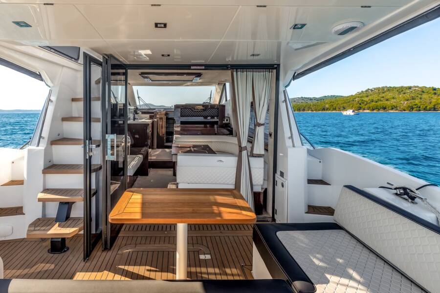 Galeon 420  | Amber Blue