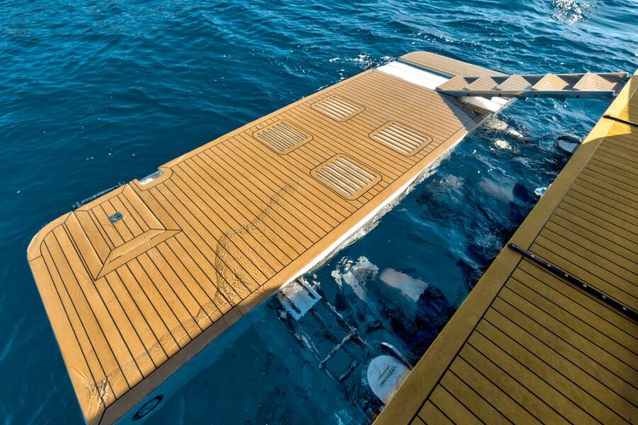 Galeon 420  | Amber Blue