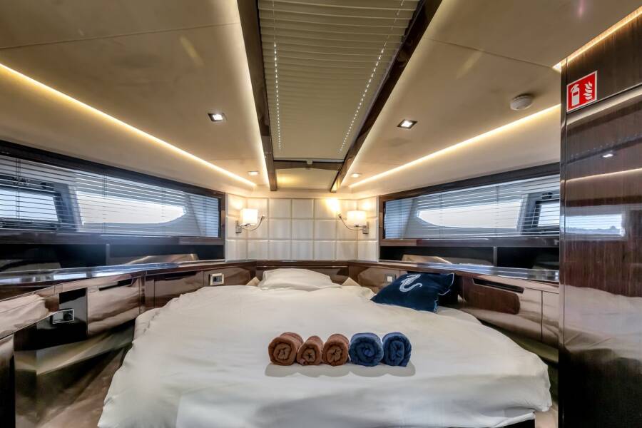 Galeon 420  | Amber Blue