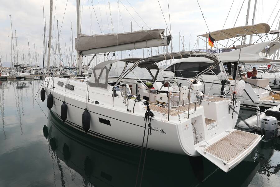 Hanse 455  | Bare Necessities