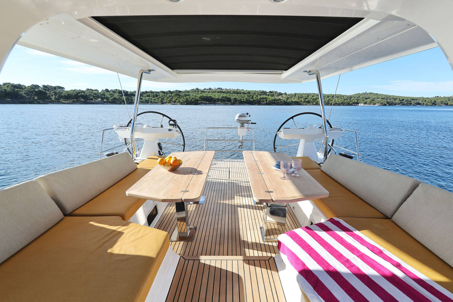 Jeanneau 60 | Friends