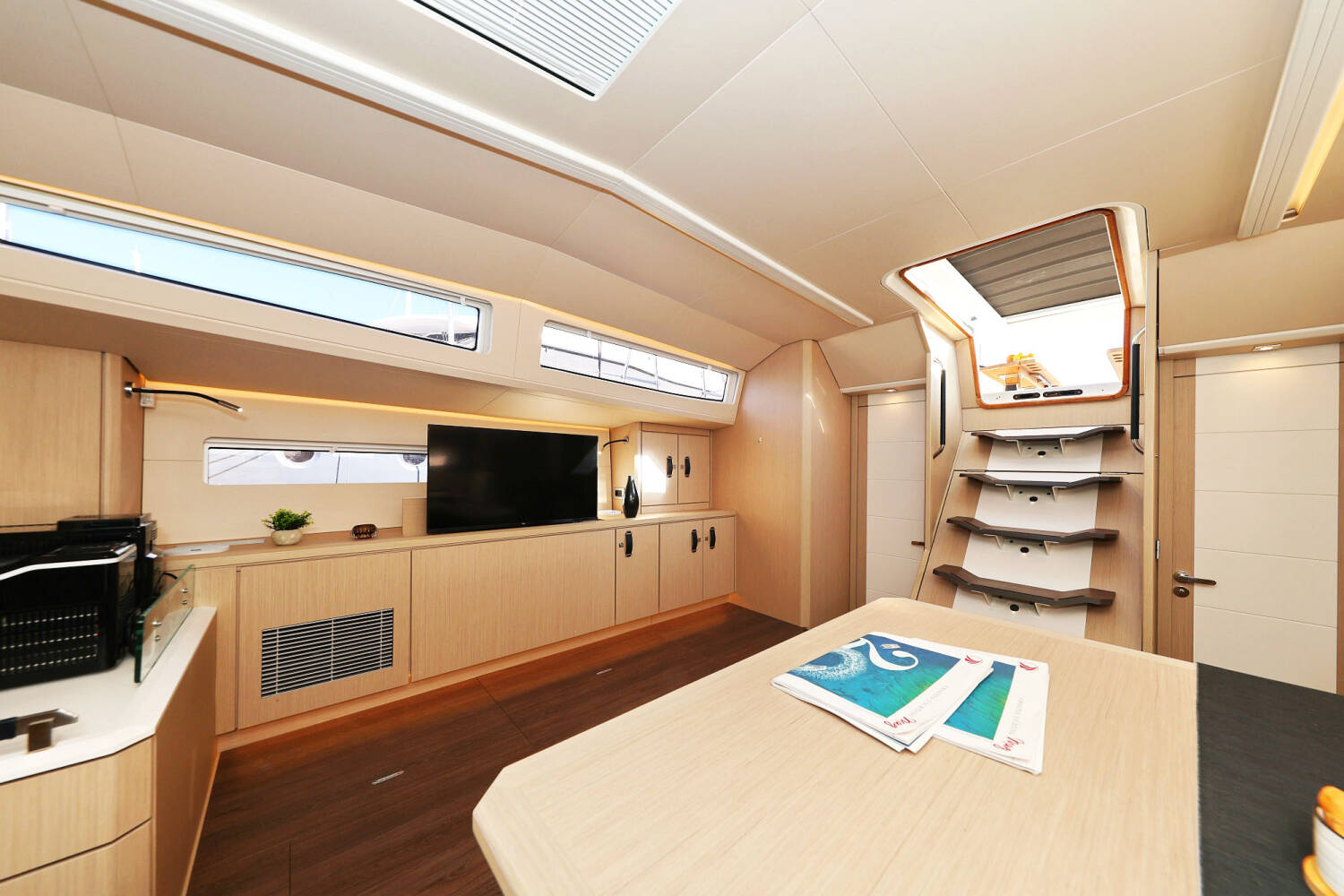 Jeanneau 60 | Friends