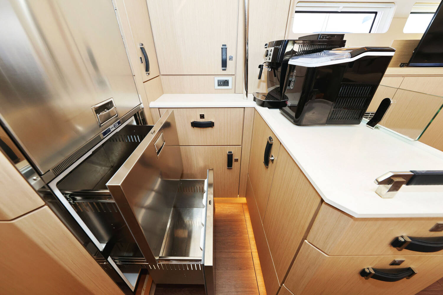 Jeanneau 60 | Friends