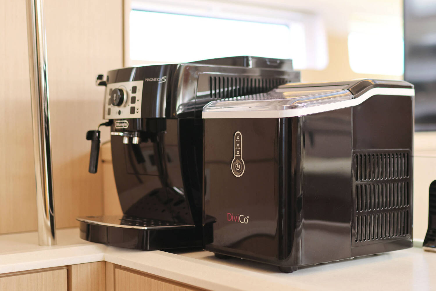 Jeanneau 60 | Friends