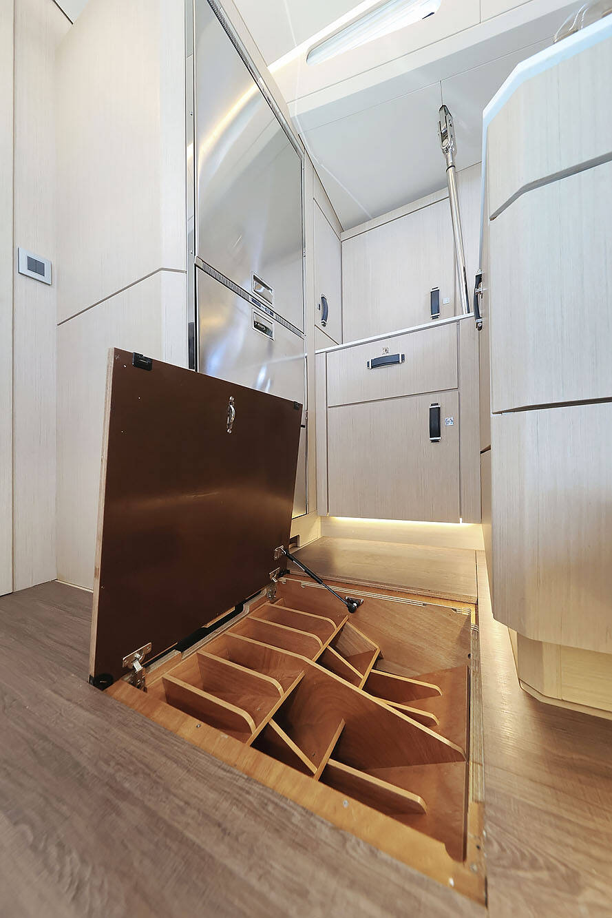 Jeanneau 60 | Friends