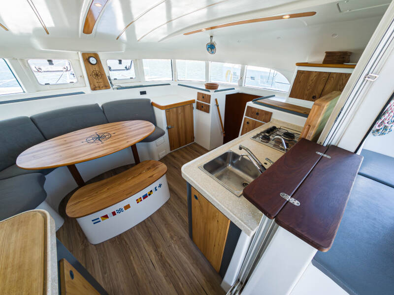 Lagoon 380 S2  | Relax