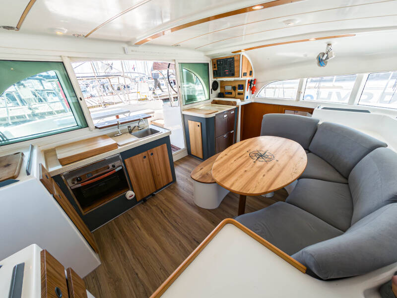 Lagoon 380 S2  | Relax