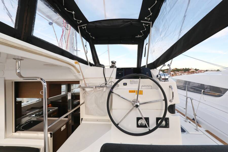 Lagoon 40  | Venus