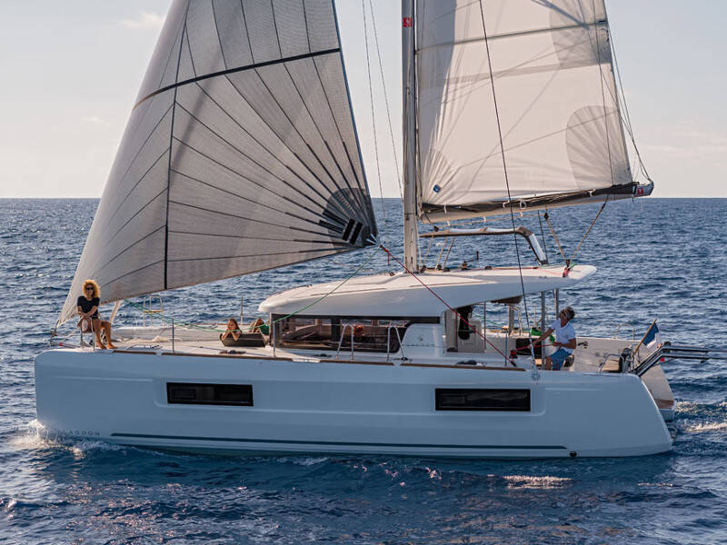 Lagoon 40  | Monarch