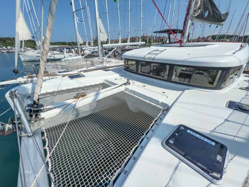 Lagoon 40  | Blue