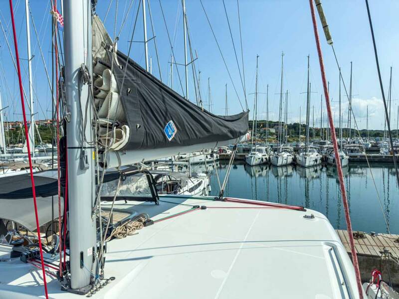 Lagoon 40  | Blue