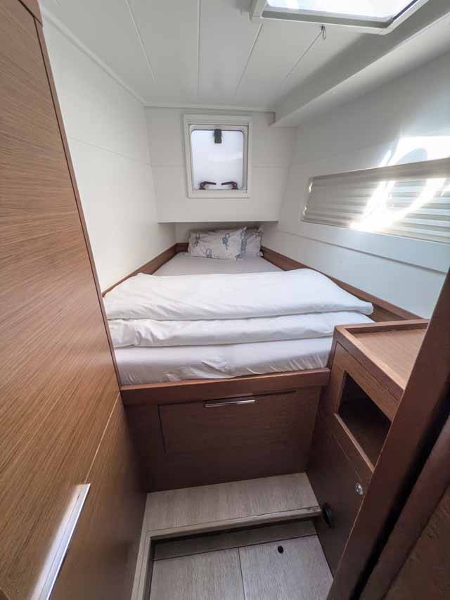 Lagoon 40  | Blue