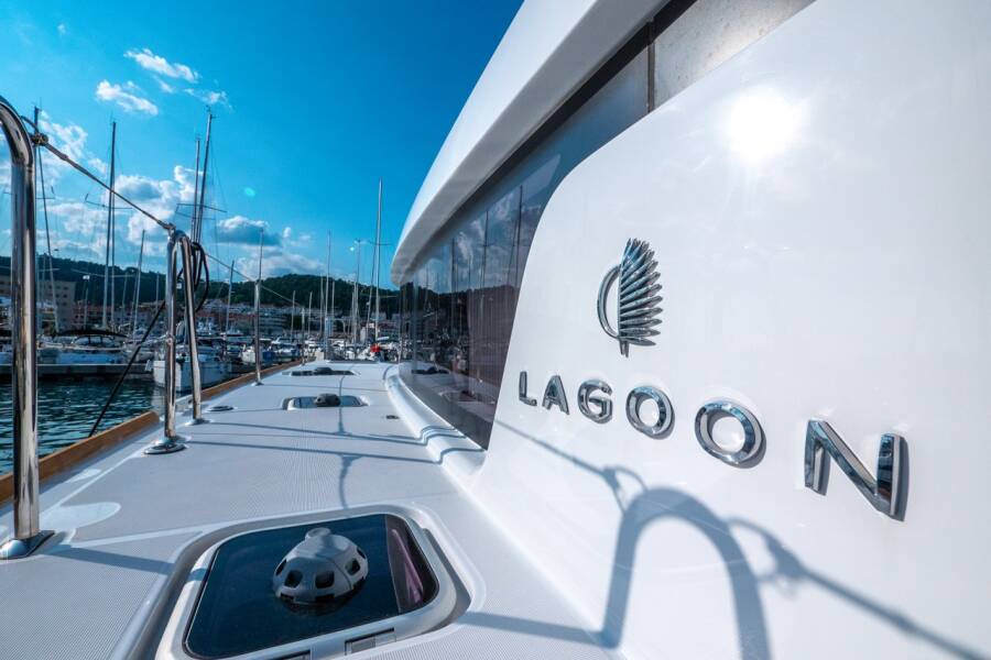 Lagoon 40  | Osprey