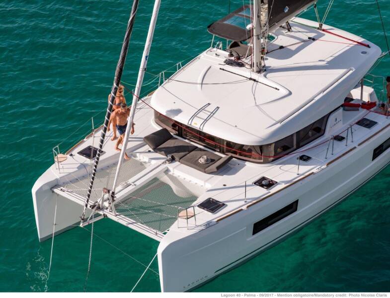 Lagoon 40  | Sailor Moon