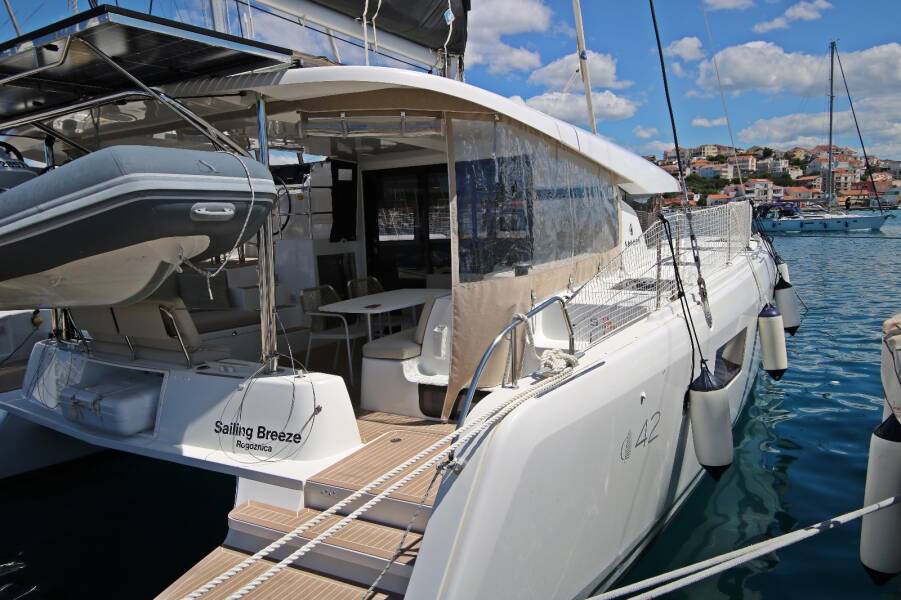 Lagoon 42 OW  | Sailing Breeze