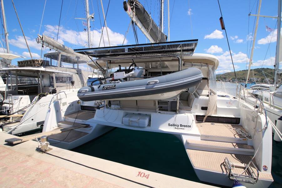 Lagoon 42 OW  | Sailing Breeze