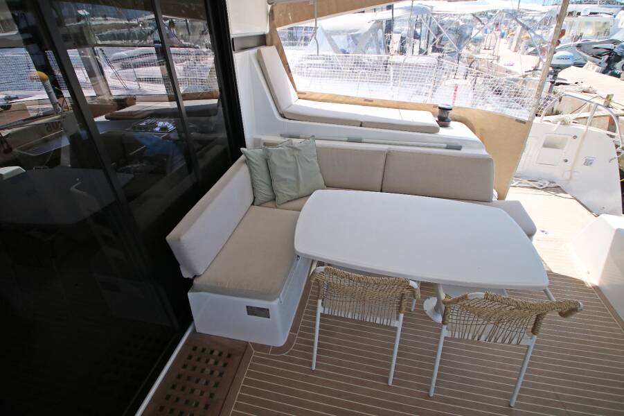 Lagoon 42 OW  | Sailing Breeze