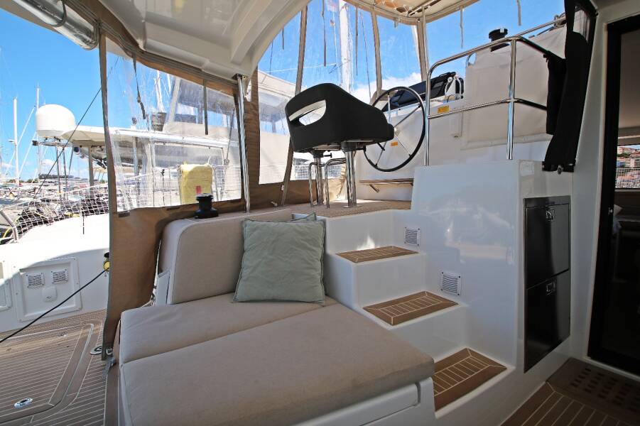 Lagoon 42 OW  | Sailing Breeze