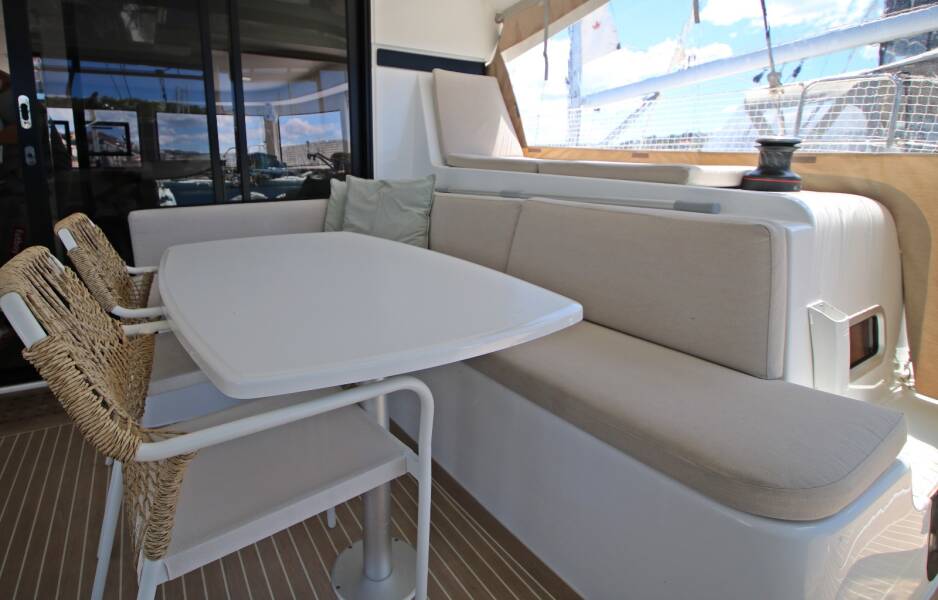 Lagoon 42 OW  | Sailing Breeze