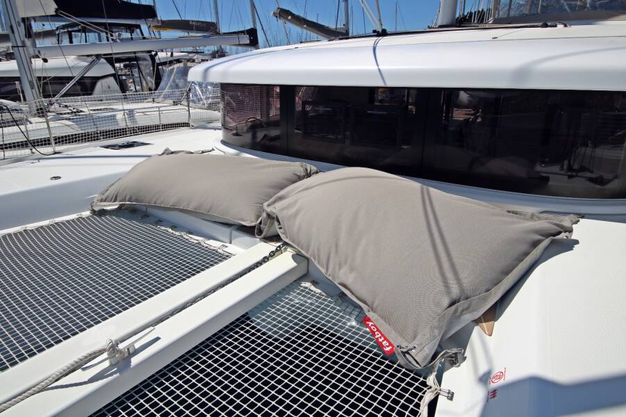 Lagoon 42 OW  | Sailing Breeze