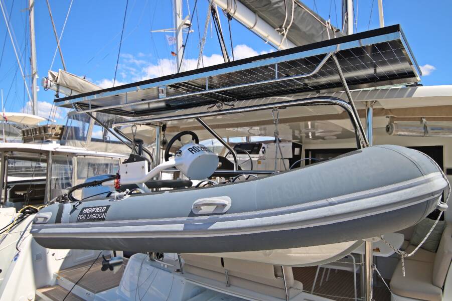 Lagoon 42 OW  | Sailing Breeze