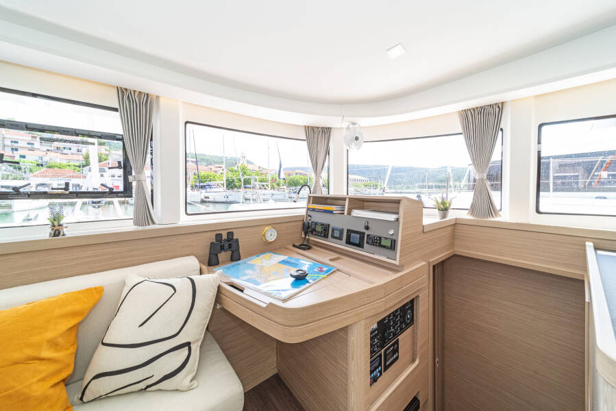 Lagoon 42 | First Dance