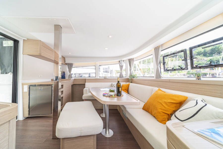 Lagoon 42 | First Dance