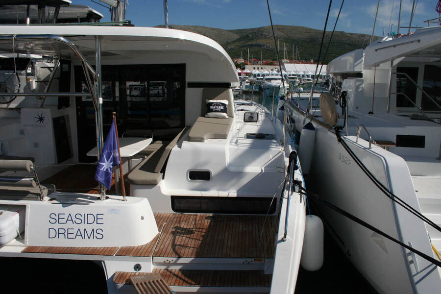 Lagoon 42  | Seaside dreams