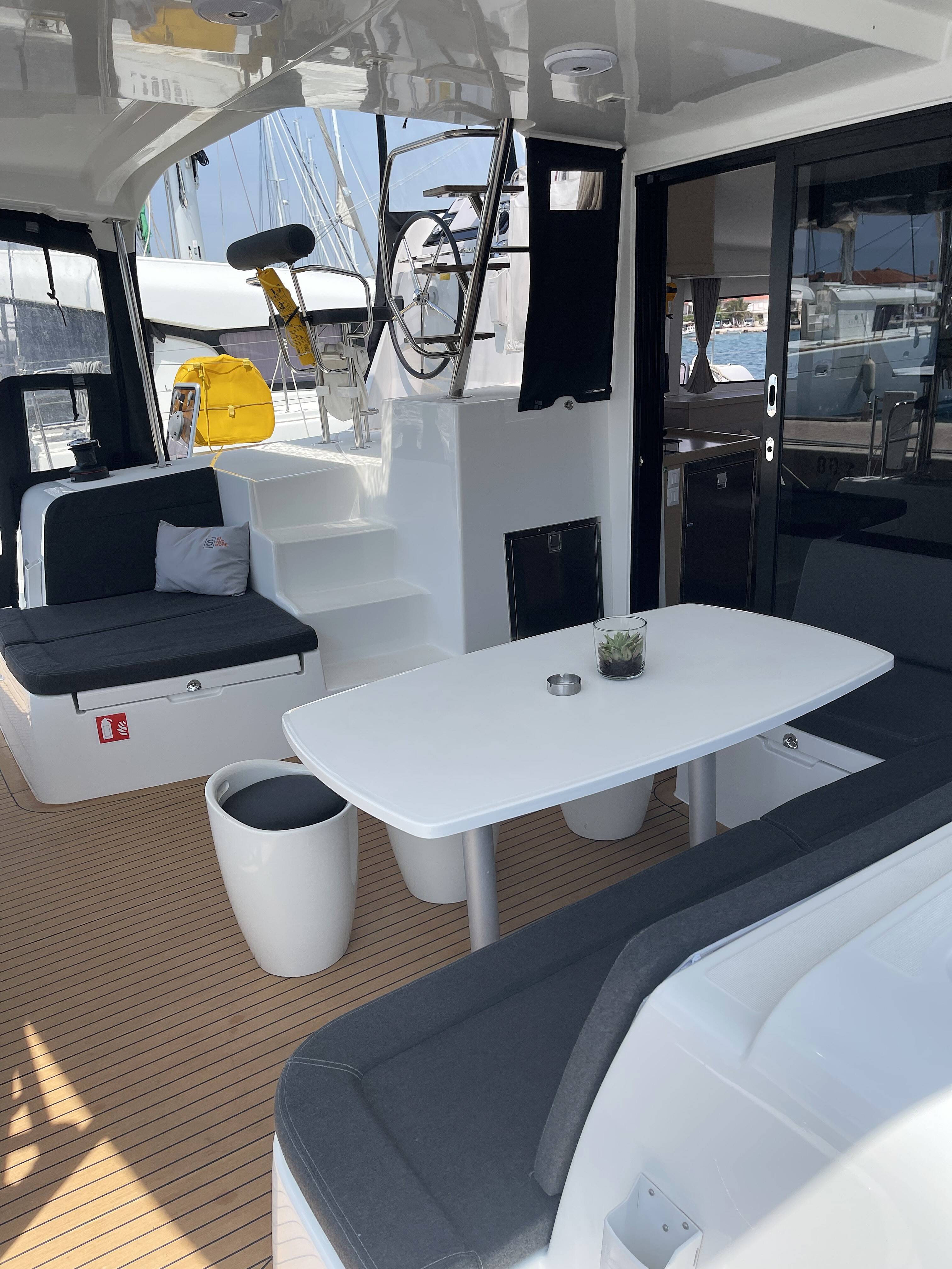Lagoon 42  | Ocean Pearl