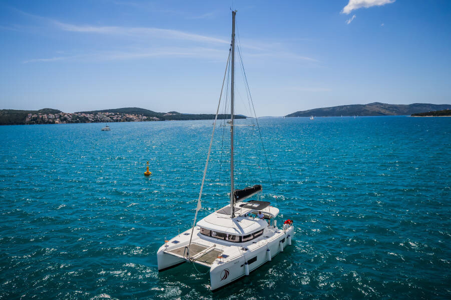 Lagoon 42  | Edita