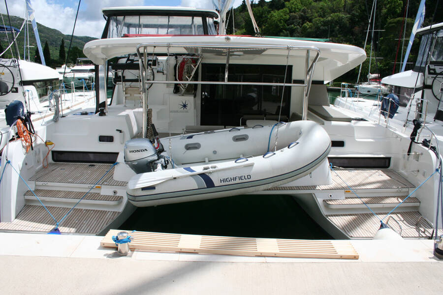 Lagoon 42