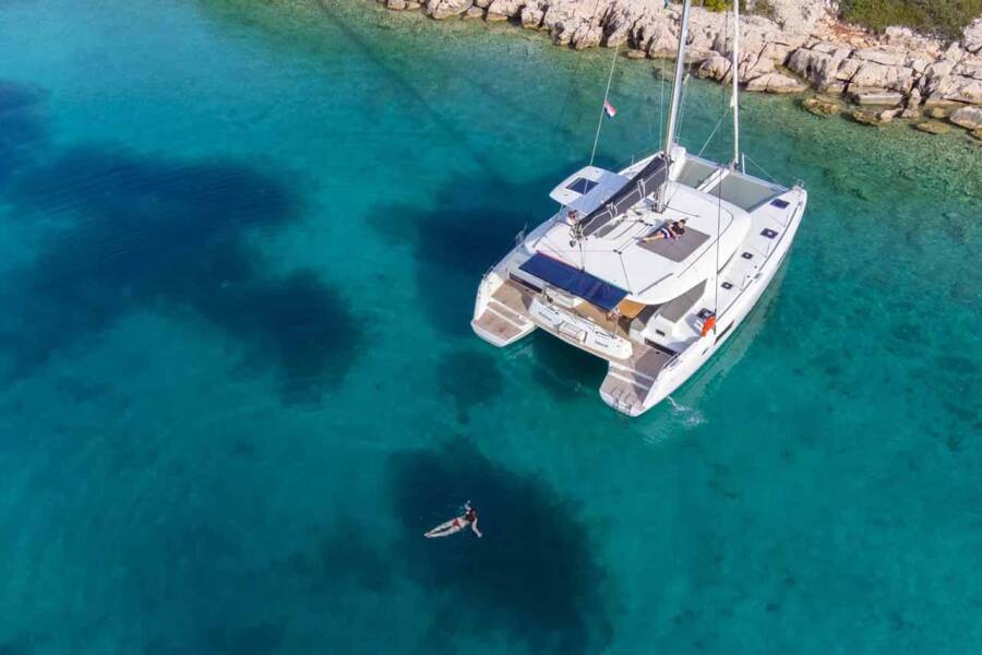 Lagoon 42  | Maximus