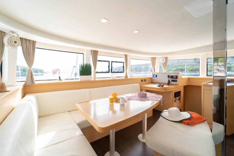 Lagoon 42  | Maximus