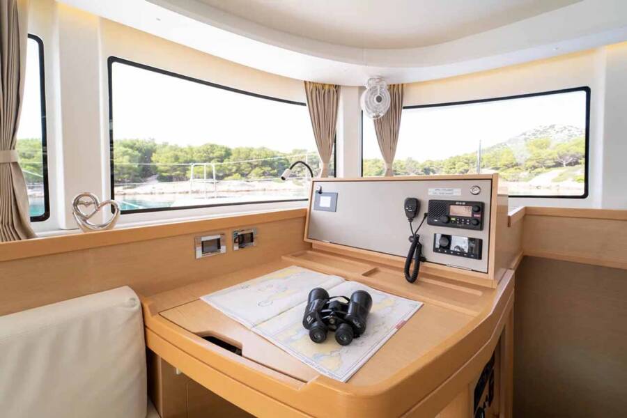 Lagoon 42  | Maximus