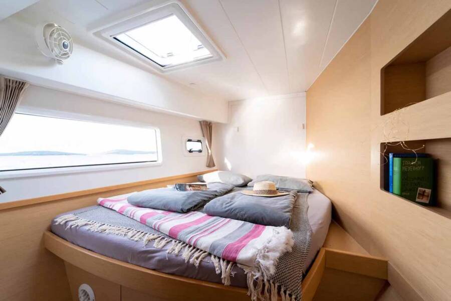 Lagoon 42  | Maximus