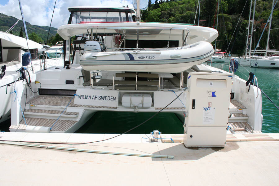 Lagoon 42