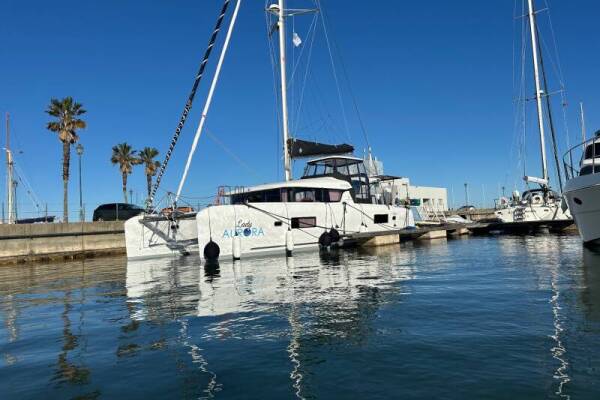 Lagoon 42